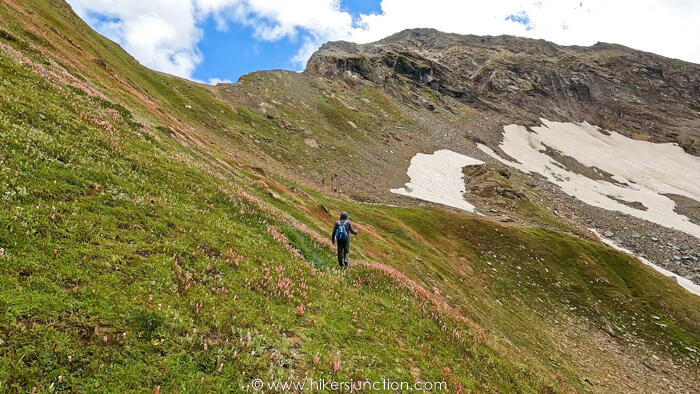 Approaching Jumma Pass Approaching Jumma Pass